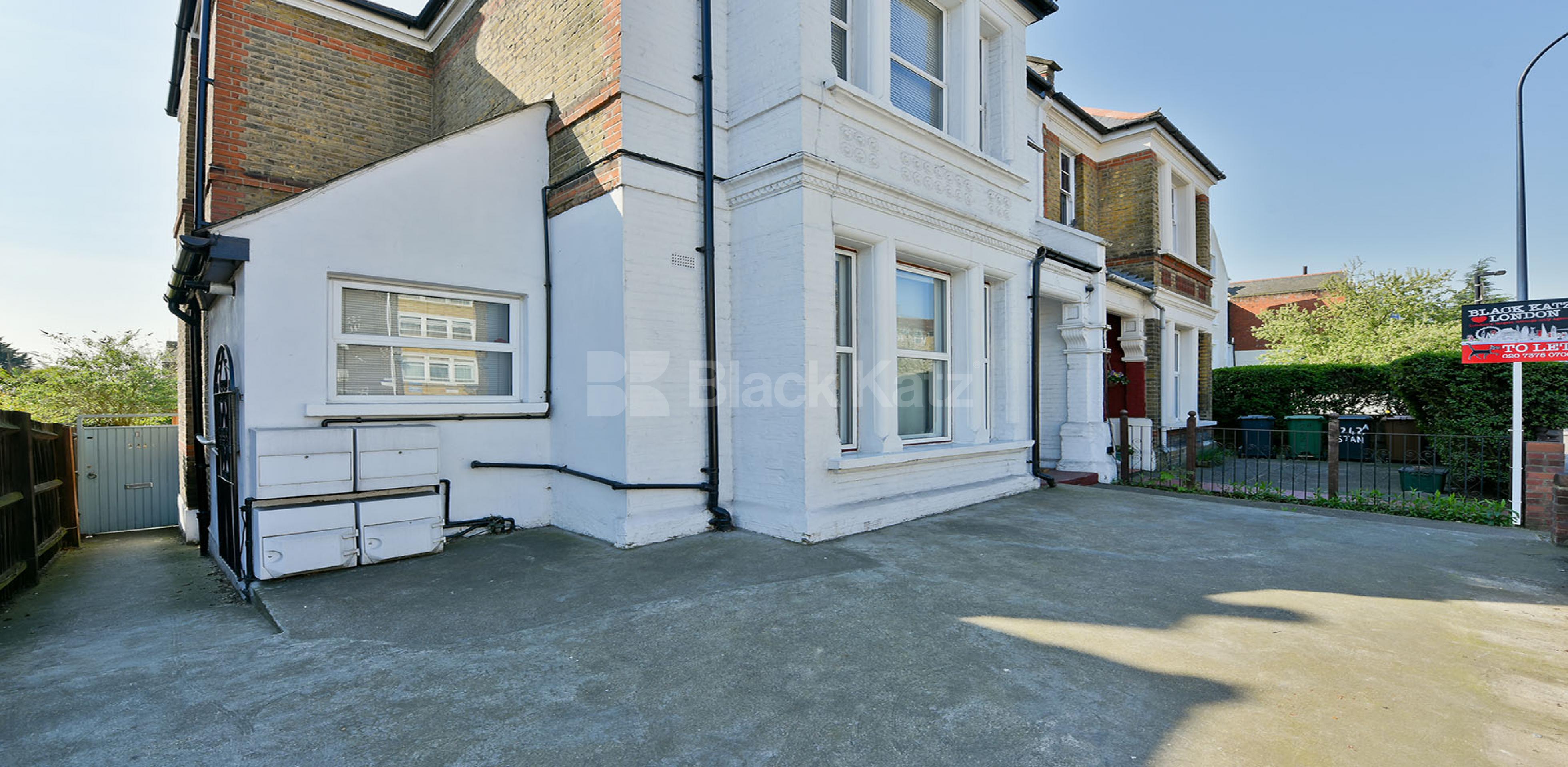 			UNDER OFFER, 2 Bedroom, 1 bath, 1 reception Ground Floor Flat			 Stanstead Road, Forrest Hill SE23